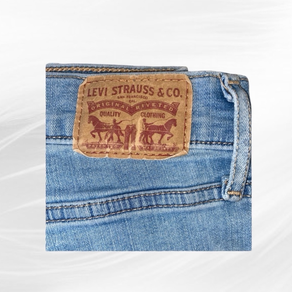 EUC Womens Levi 720 Light Wash High Rise Super Skinny Distressed Jeans S… - Picture 4 of 6